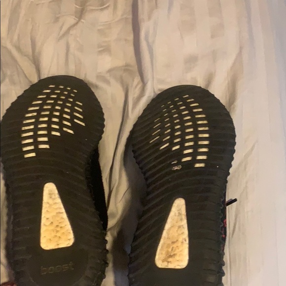 Yeezy bred v2 black and red - Picture 4 of 4